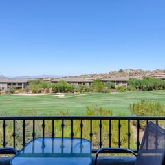 2450 Square Foot Town-Home with Golf Course and Mountain VIEWS!