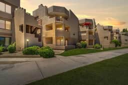 Nicely appointed condo on the golf course and running/biking path! - Image 2