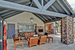 Tastefully Decorated, Perfect Scottsdale Location condo w/ Pool, Spa, Gym! - Image 3