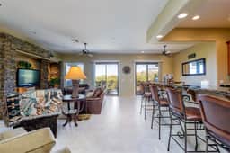 2450 Square Foot Town-Home with Golf Course and Mountain VIEWS! - Image 3