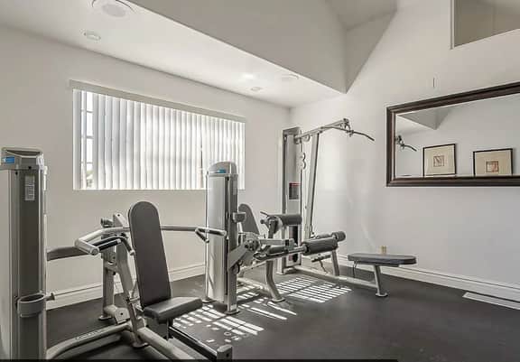 Tastefully Decorated, Perfect Scottsdale Location condo w/ Pool, Spa, Gym! - Image 2