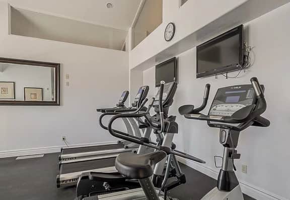Tastefully Decorated, Perfect Scottsdale Location condo w/ Pool, Spa, Gym! - Image 4