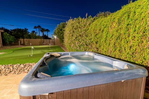 Casa De Palms - Optional heated pool, spa, putting green, pool table! - Image 2