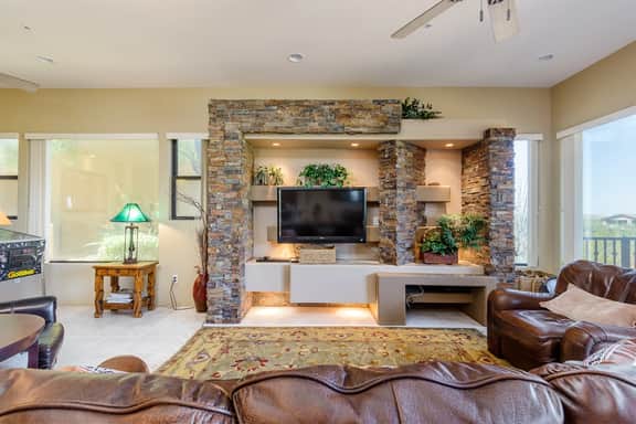 2450 Square Foot Town-Home with Golf Course and Mountain VIEWS! - Image 4