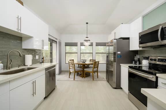 Gated Gainey Ranch condo, garage, heated pool, walk to restaurants, shopping! - Image 4