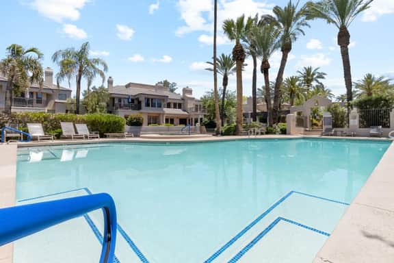 Gated Gainey Ranch condo, garage, heated pool, walk to restaurants, shopping! - Image 2