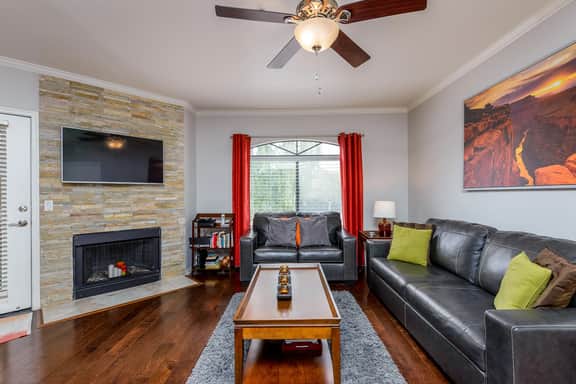 Nicely equipped condo in North Scottsdale w/ AMENITIES. Close to it all... - Image 4