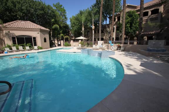 Nicely equipped condo in North Scottsdale w/ AMENITIES. Close to it all... - Image 2