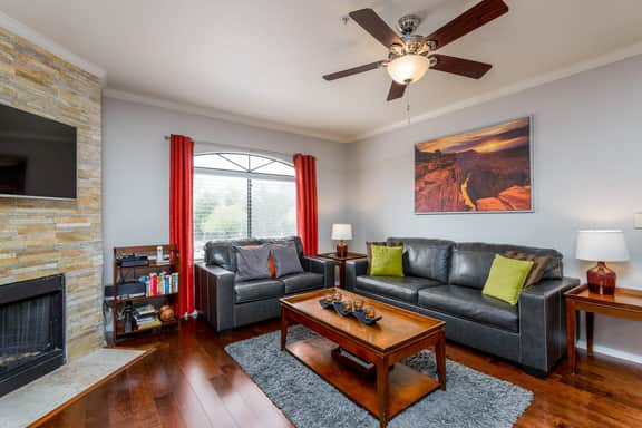 Nicely equipped condo in North Scottsdale w/ AMENITIES. Close to it all... - Image 3