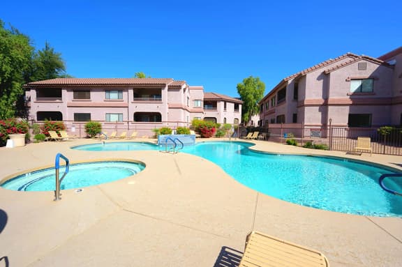 Gated 2/2 in Great North Scottsdale Location - Image 1