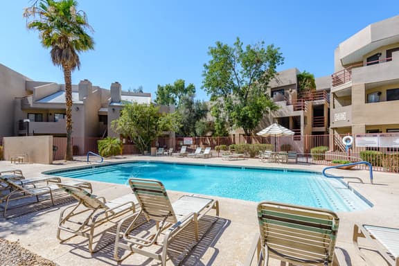 Nicely appointed condo on the golf course and running/biking path! - Image 1