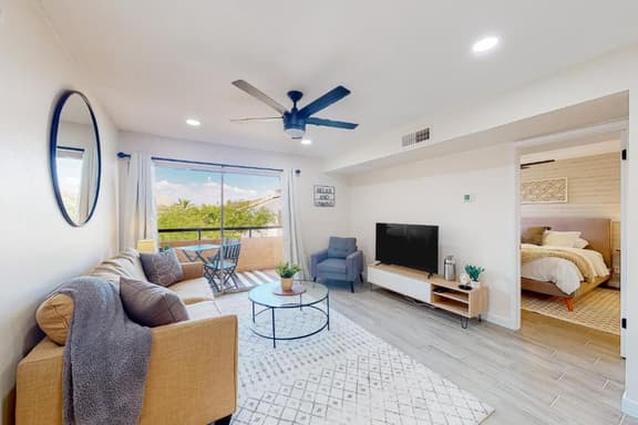 Central Scottsdale Location w/ Heated Pool & Spa - Image 1