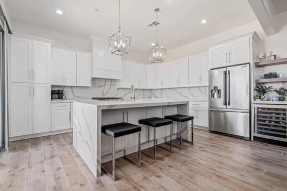 You will not be disappointed! Modern, Beautiful spacious living in Grayhawk! - Image 1